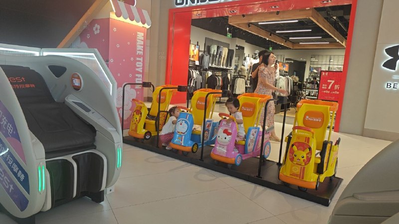 周五安窗户所以请了一天假，中午去合生汇去喜家德吃饺子