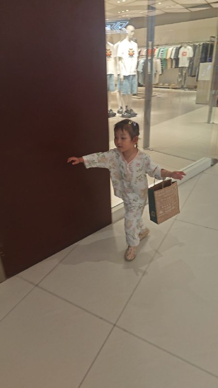 周五安窗户所以请了一天假，中午去合生汇去喜家德吃饺子